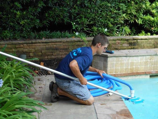 Pool Cleaning Services For Dummies