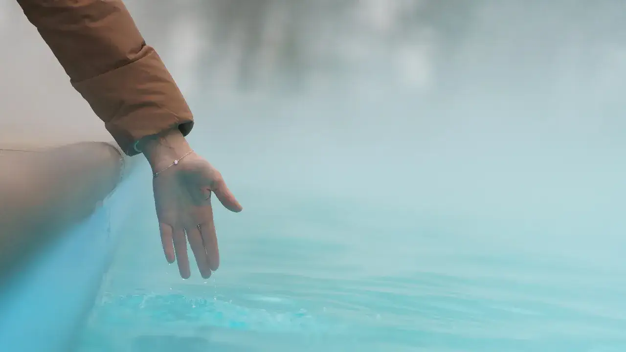 Does Pool Water Evaporate in the Winter in Houston